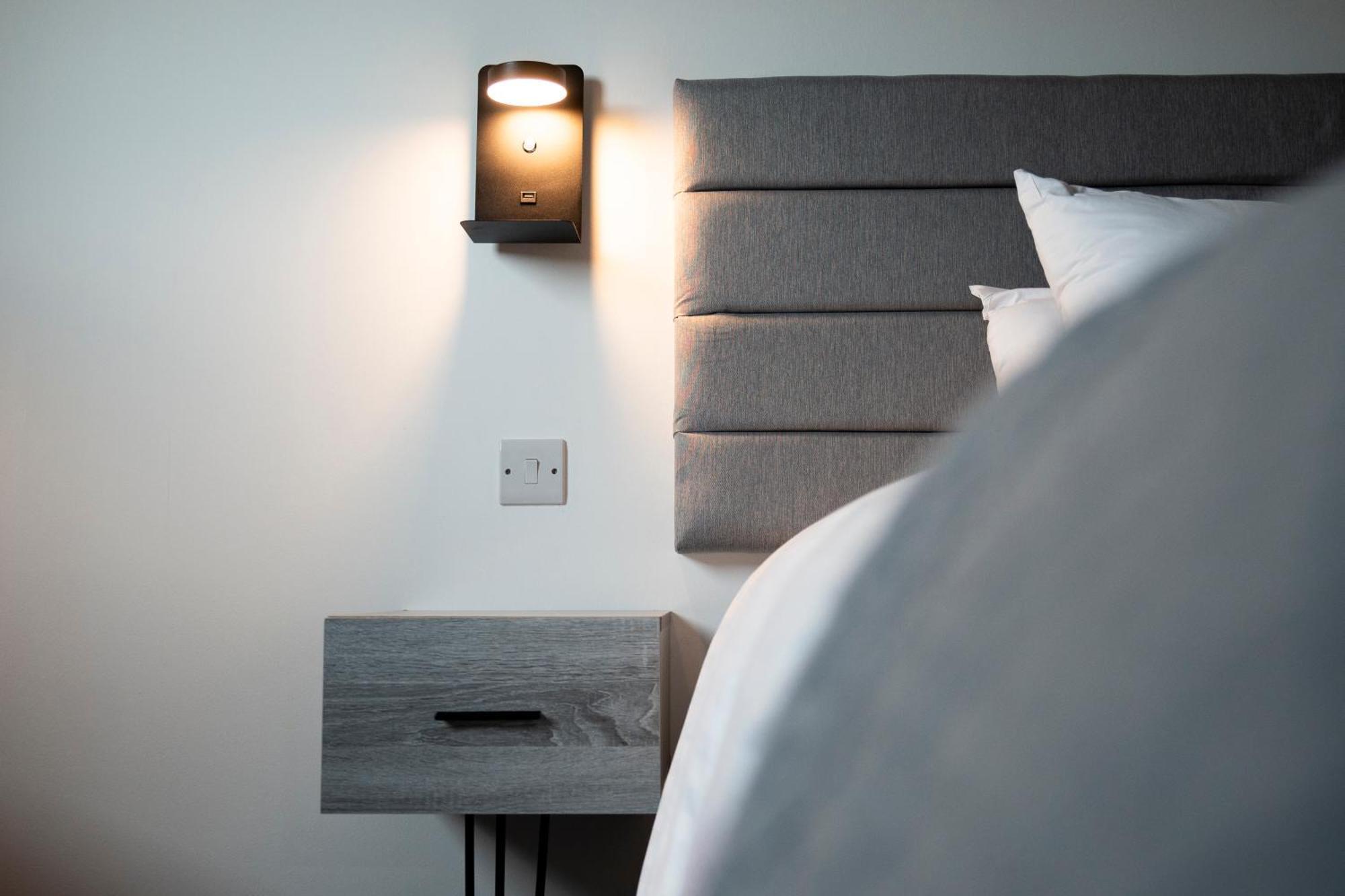 The Bolton Stadium Hotel, A Member Of Radisson Individuals Екстер'єр фото