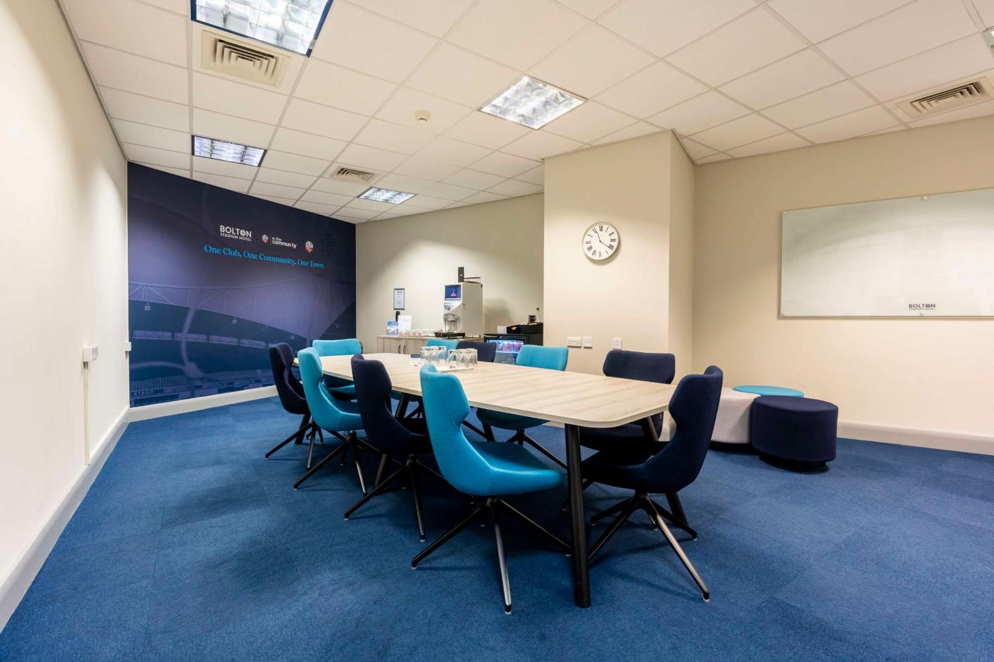 The Bolton Stadium Hotel, A Member Of Radisson Individuals Екстер'єр фото