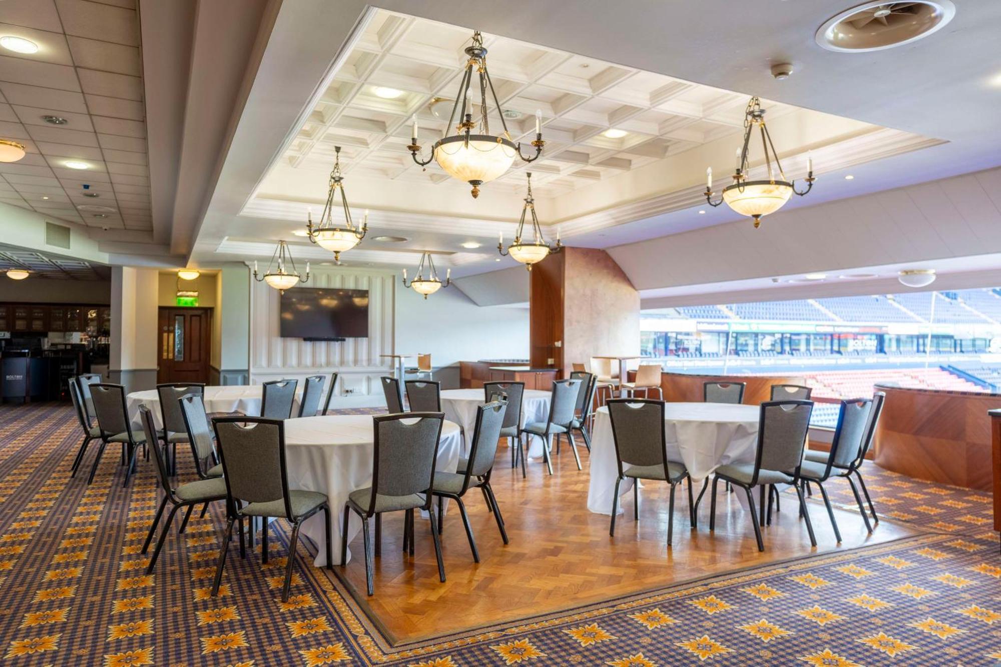 The Bolton Stadium Hotel, A Member Of Radisson Individuals Екстер'єр фото