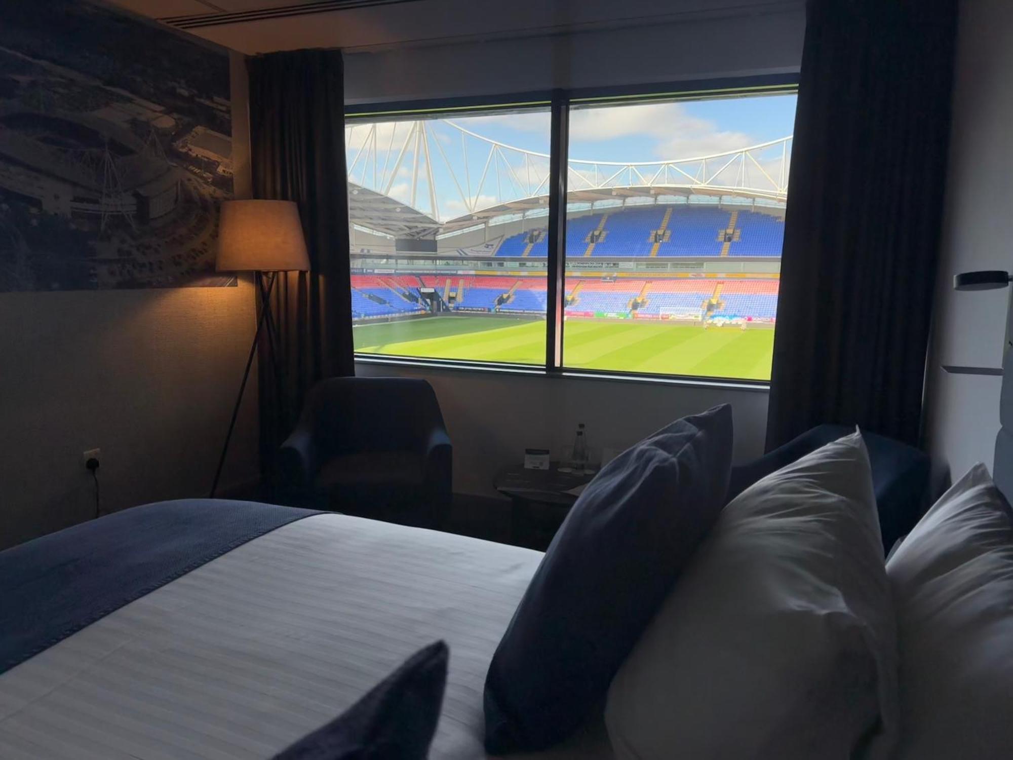 The Bolton Stadium Hotel, A Member Of Radisson Individuals Екстер'єр фото