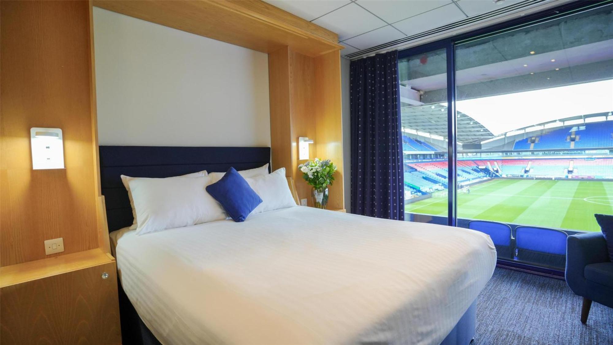 The Bolton Stadium Hotel, A Member Of Radisson Individuals Екстер'єр фото