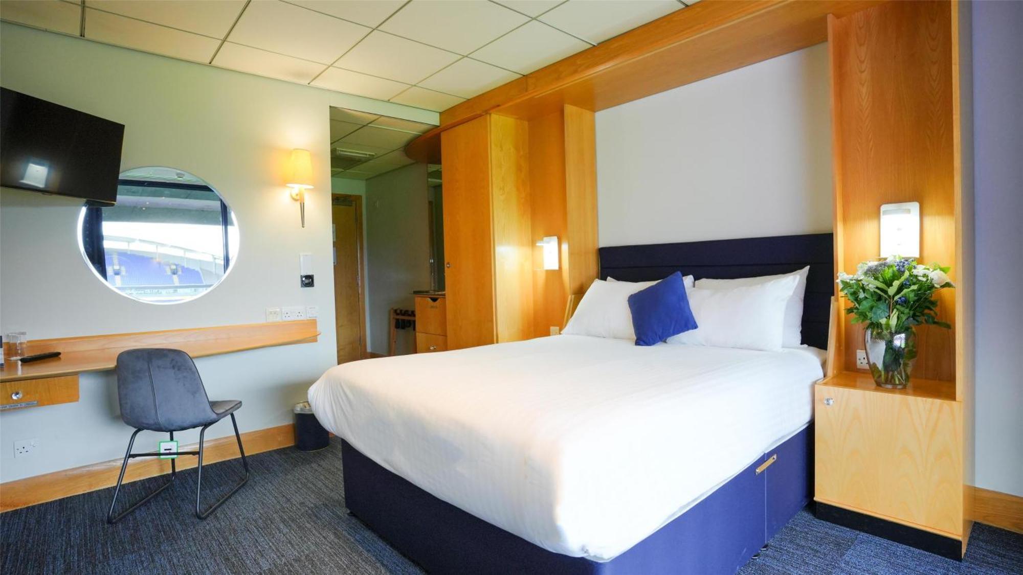 The Bolton Stadium Hotel, A Member Of Radisson Individuals Екстер'єр фото