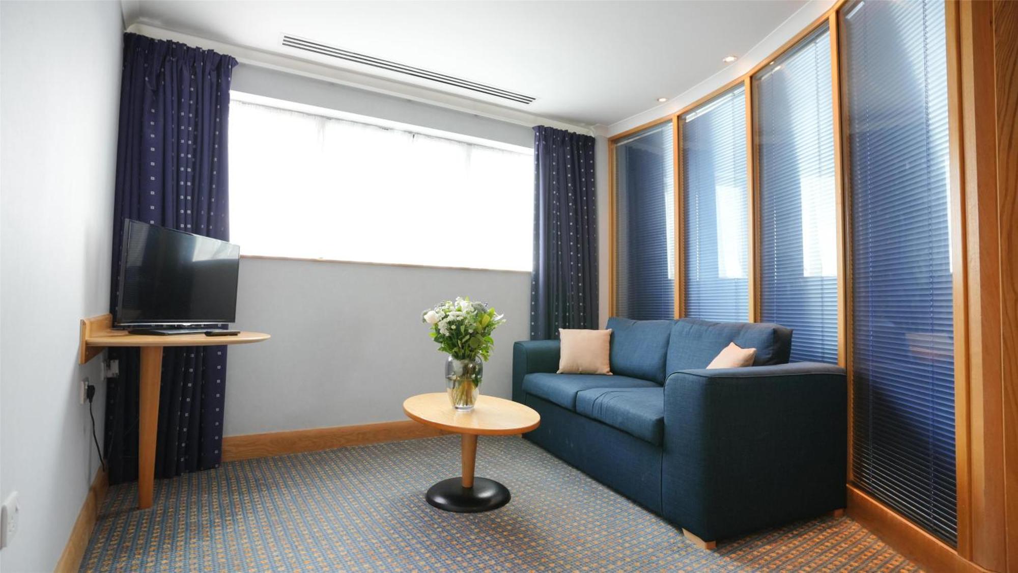 The Bolton Stadium Hotel, A Member Of Radisson Individuals Екстер'єр фото
