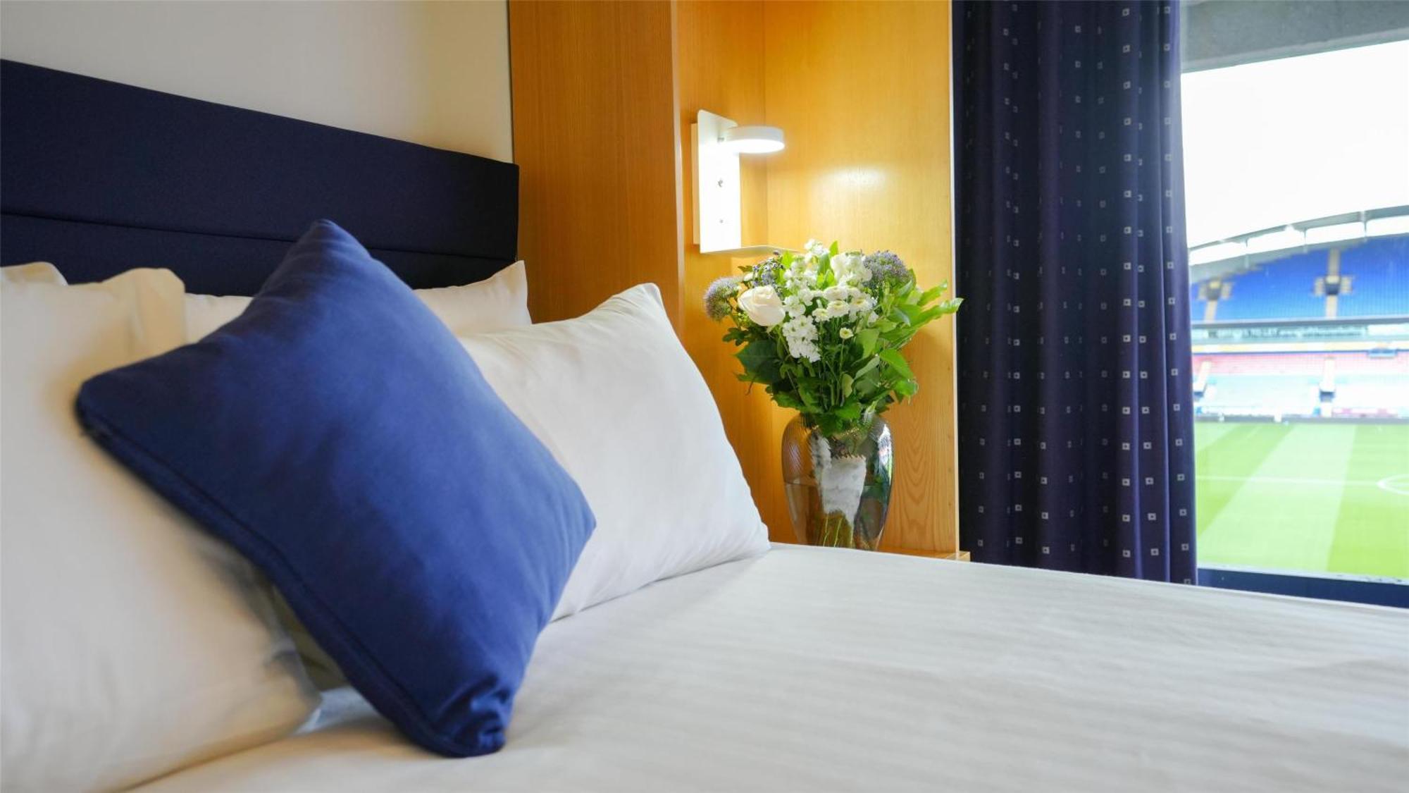 The Bolton Stadium Hotel, A Member Of Radisson Individuals Екстер'єр фото